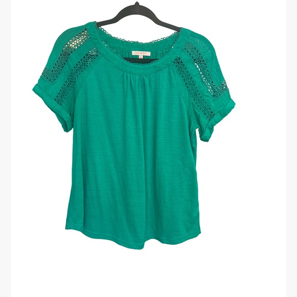 Green top with crochet detail - Picture 1 of 3